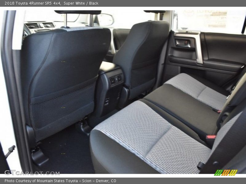 Super White / Black 2018 Toyota 4Runner SR5 4x4