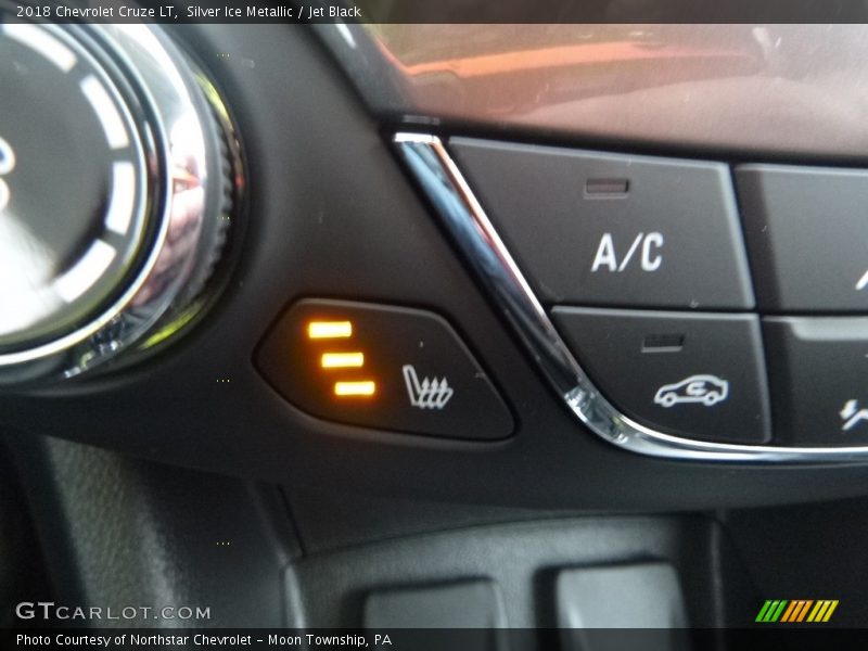 Silver Ice Metallic / Jet Black 2018 Chevrolet Cruze LT