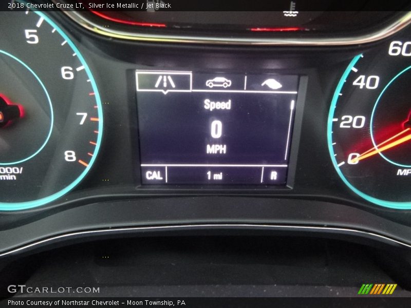 Silver Ice Metallic / Jet Black 2018 Chevrolet Cruze LT