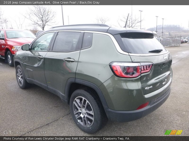 Olive Green Pearl / Black/Ski Gray 2018 Jeep Compass Latitude 4x4
