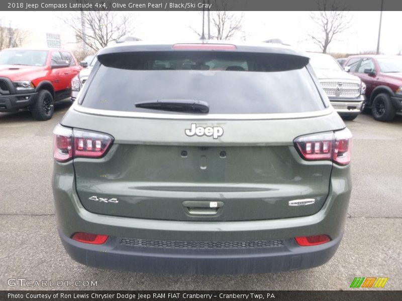 Olive Green Pearl / Black/Ski Gray 2018 Jeep Compass Latitude 4x4