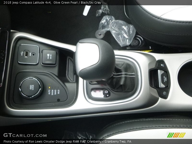 Olive Green Pearl / Black/Ski Gray 2018 Jeep Compass Latitude 4x4