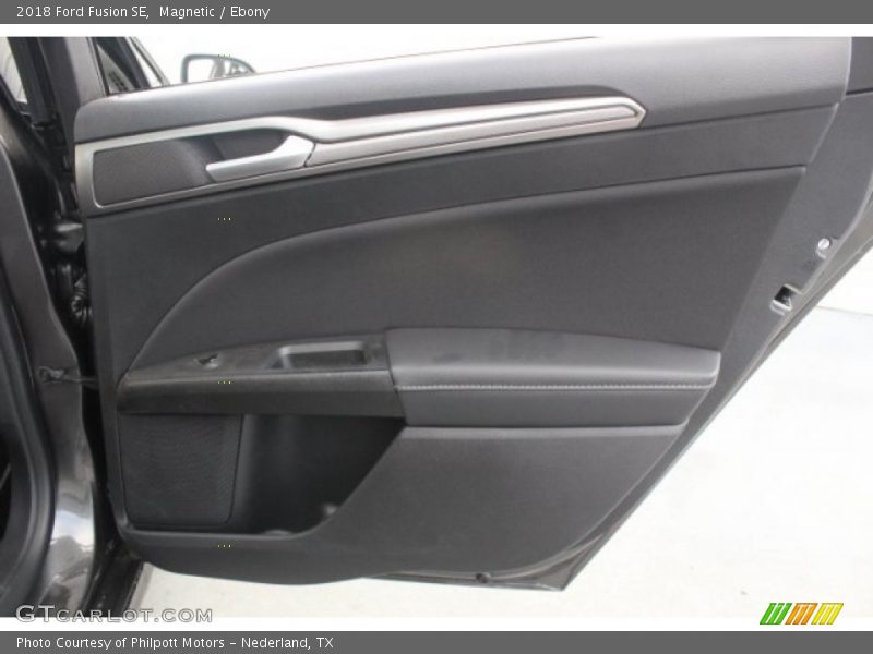 Magnetic / Ebony 2018 Ford Fusion SE