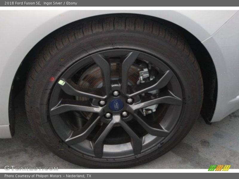Ingot Silver / Ebony 2018 Ford Fusion SE