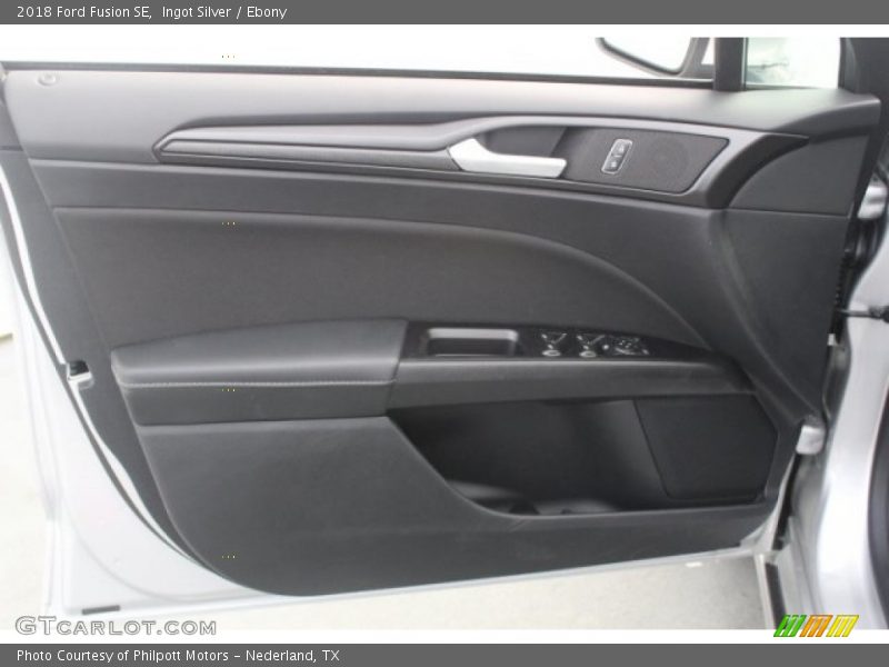 Ingot Silver / Ebony 2018 Ford Fusion SE