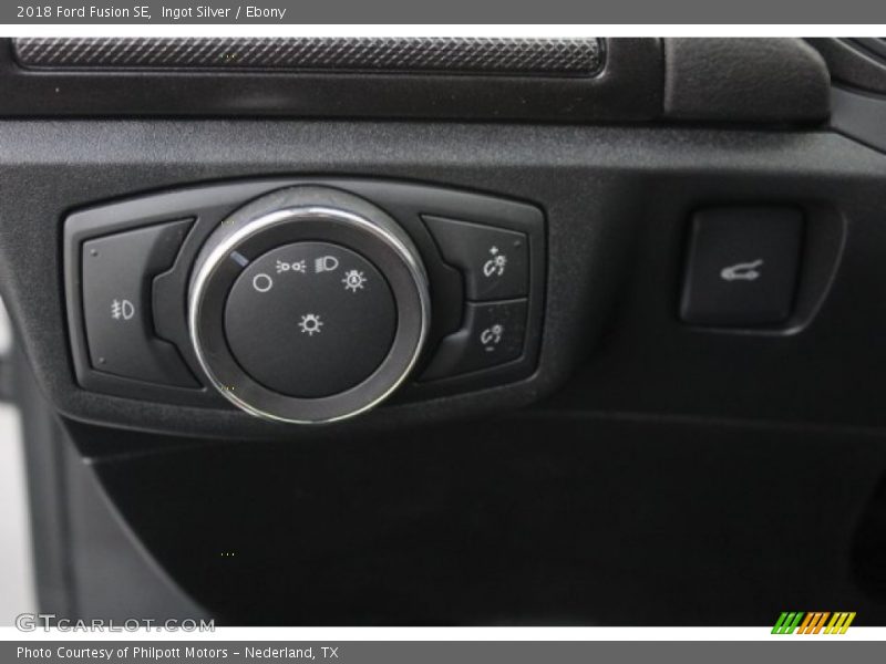 Ingot Silver / Ebony 2018 Ford Fusion SE