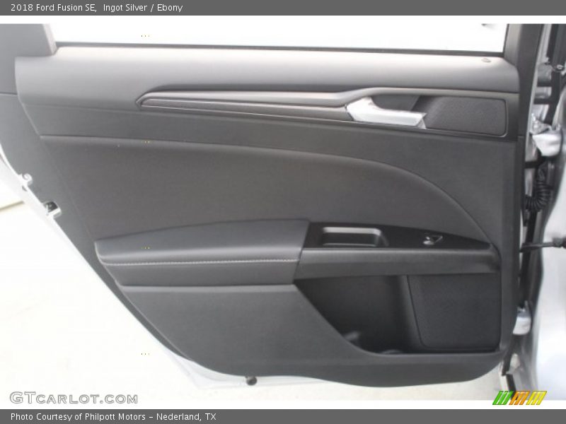 Ingot Silver / Ebony 2018 Ford Fusion SE