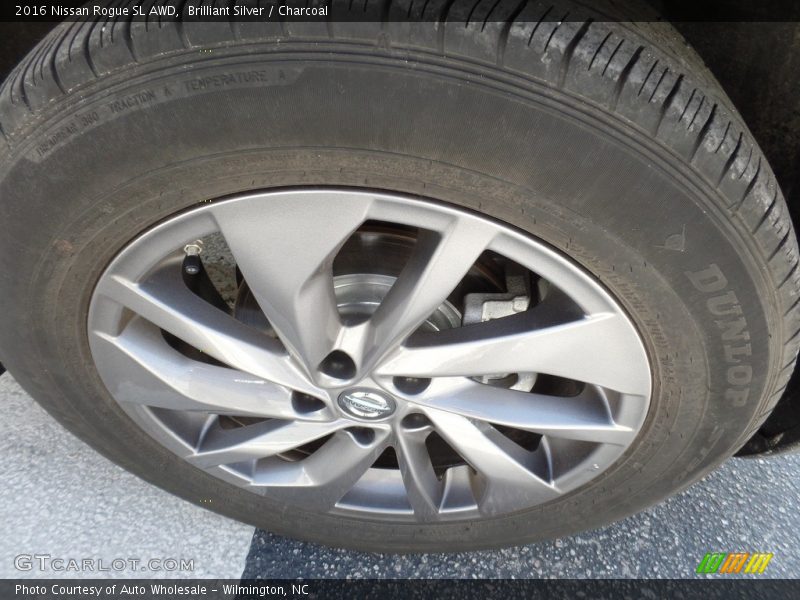 Brilliant Silver / Charcoal 2016 Nissan Rogue SL AWD