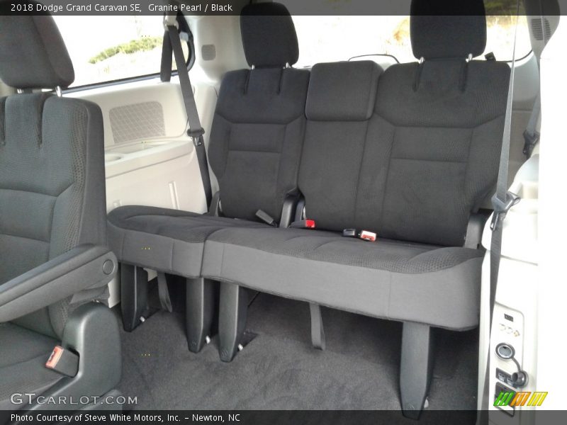 Granite Pearl / Black 2018 Dodge Grand Caravan SE