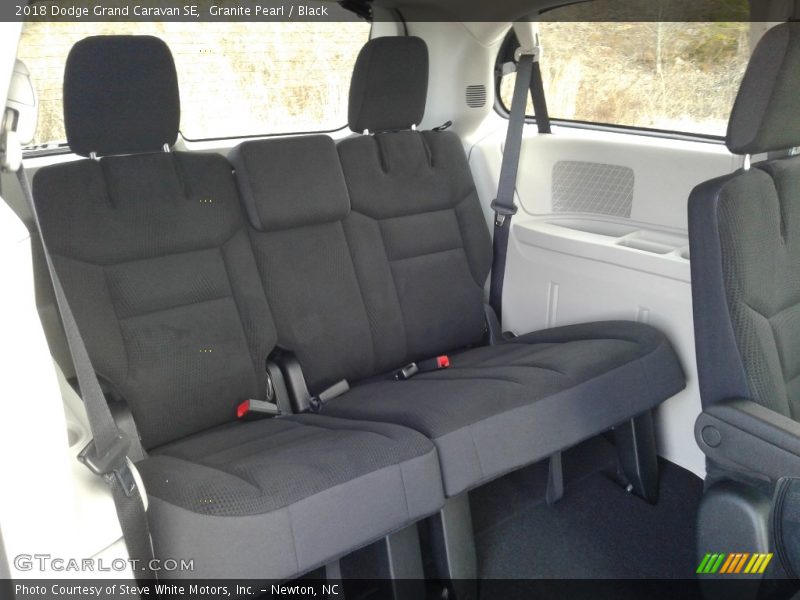 Granite Pearl / Black 2018 Dodge Grand Caravan SE