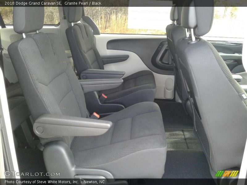 Granite Pearl / Black 2018 Dodge Grand Caravan SE