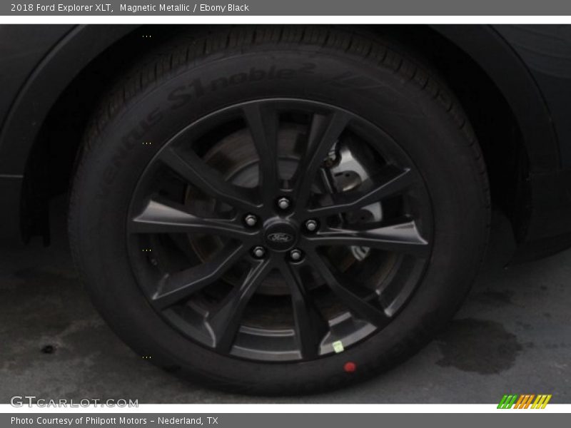 Magnetic Metallic / Ebony Black 2018 Ford Explorer XLT