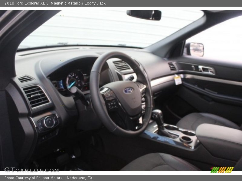 Magnetic Metallic / Ebony Black 2018 Ford Explorer XLT
