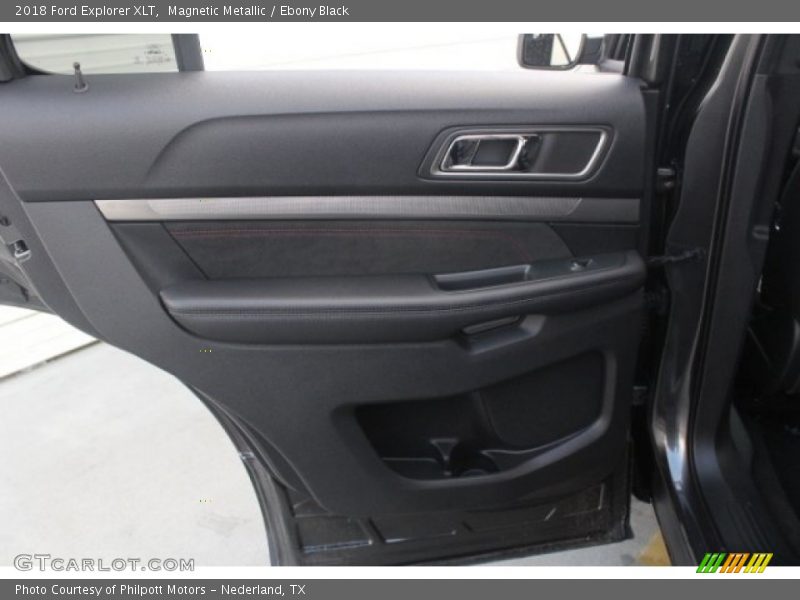 Magnetic Metallic / Ebony Black 2018 Ford Explorer XLT