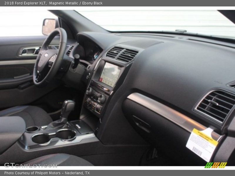 Magnetic Metallic / Ebony Black 2018 Ford Explorer XLT