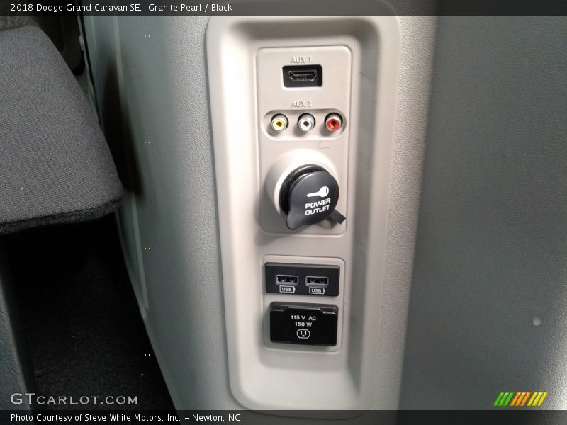 Granite Pearl / Black 2018 Dodge Grand Caravan SE