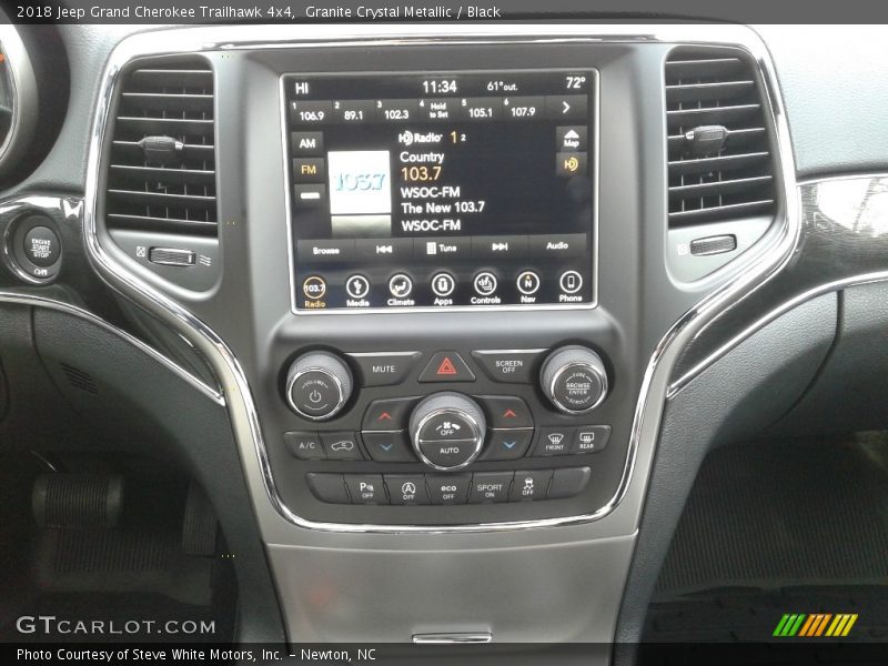 Controls of 2018 Grand Cherokee Trailhawk 4x4