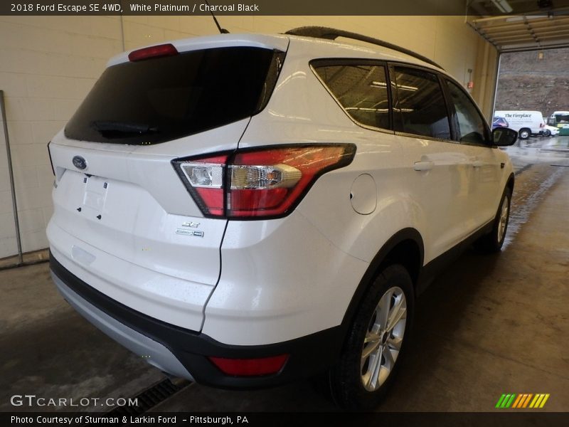 White Platinum / Charcoal Black 2018 Ford Escape SE 4WD