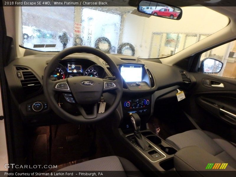 White Platinum / Charcoal Black 2018 Ford Escape SE 4WD