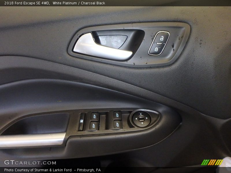 White Platinum / Charcoal Black 2018 Ford Escape SE 4WD
