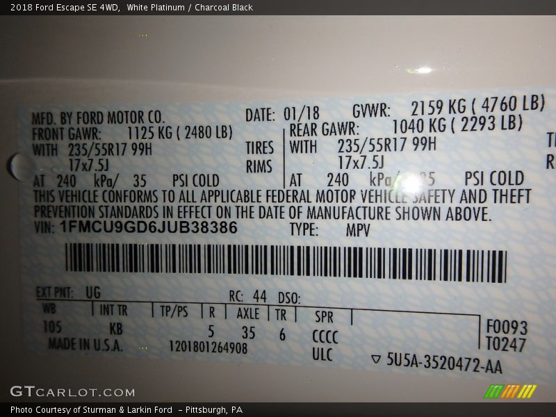 White Platinum / Charcoal Black 2018 Ford Escape SE 4WD