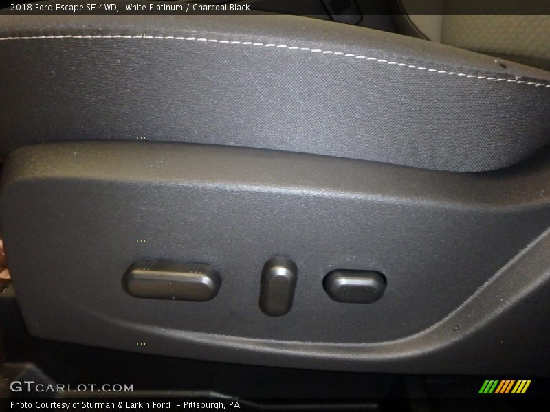 White Platinum / Charcoal Black 2018 Ford Escape SE 4WD