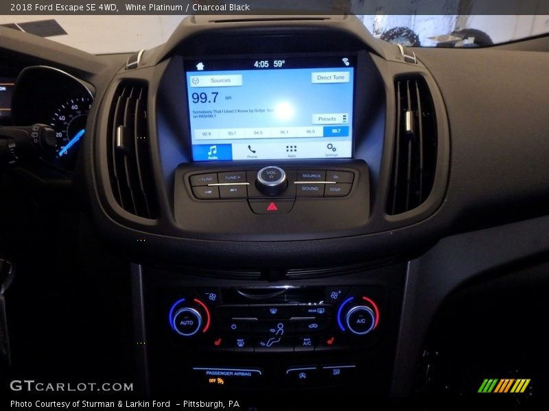 White Platinum / Charcoal Black 2018 Ford Escape SE 4WD