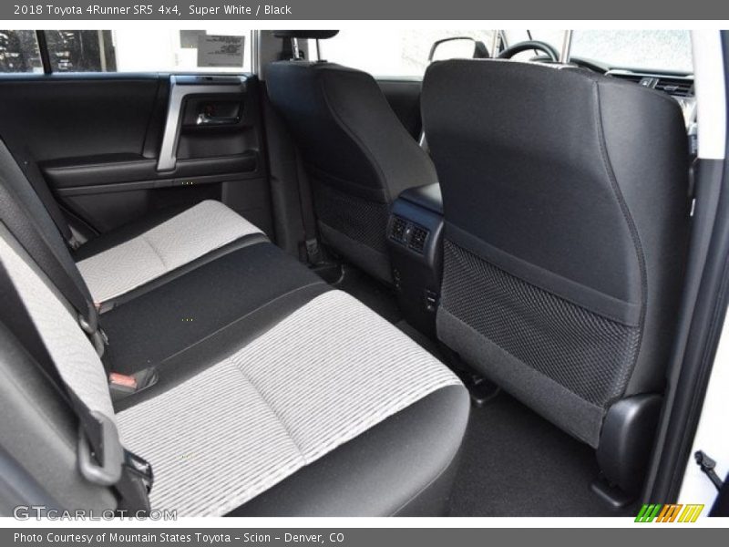 Super White / Black 2018 Toyota 4Runner SR5 4x4