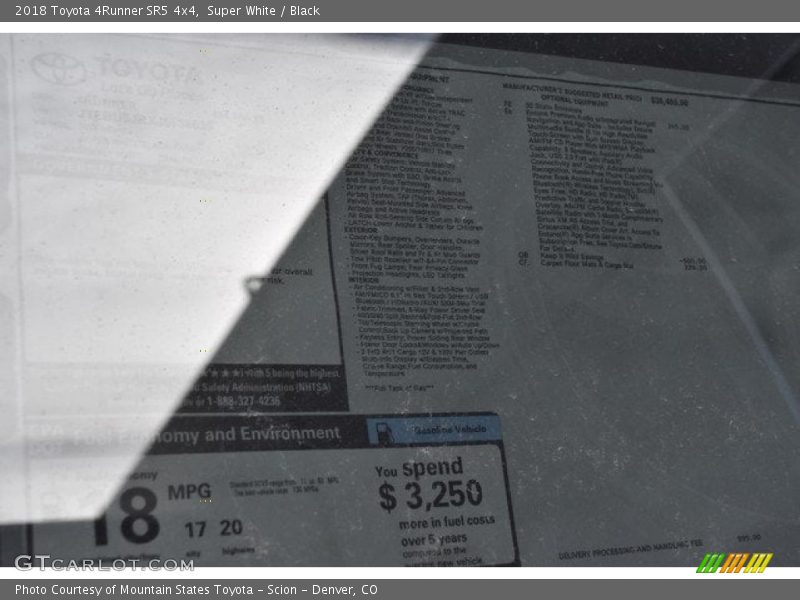 Super White / Black 2018 Toyota 4Runner SR5 4x4