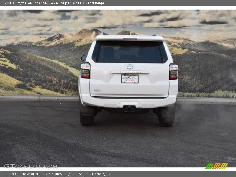 Super White / Sand Beige 2018 Toyota 4Runner SR5 4x4