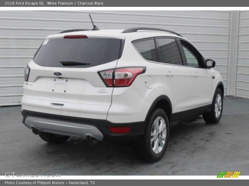 White Platinum / Charcoal Black 2018 Ford Escape SE