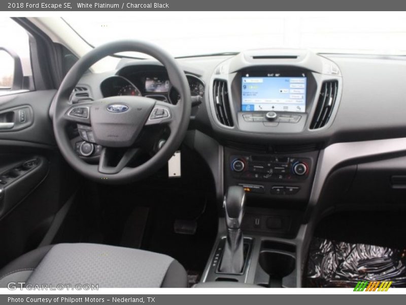 White Platinum / Charcoal Black 2018 Ford Escape SE