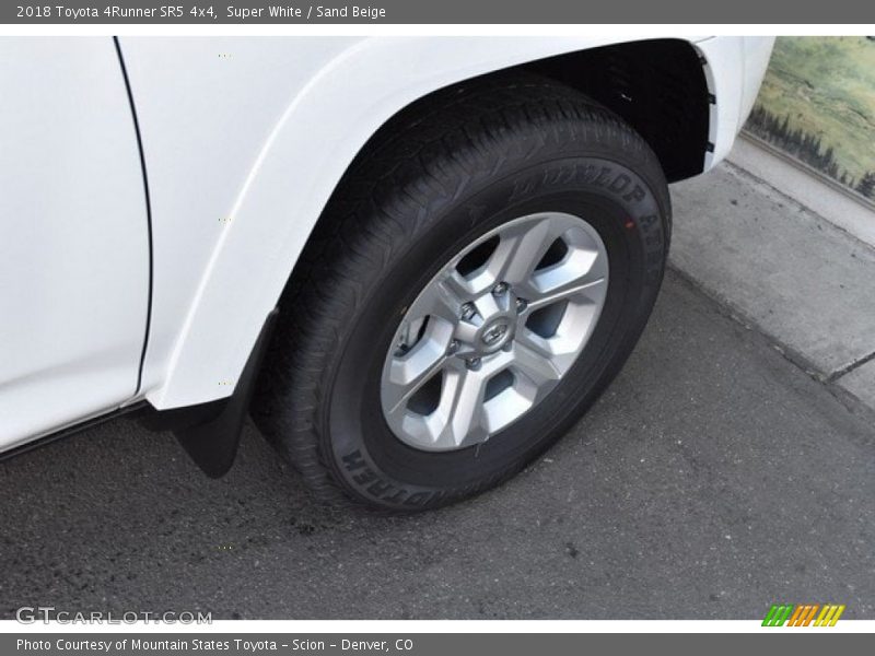 Super White / Sand Beige 2018 Toyota 4Runner SR5 4x4