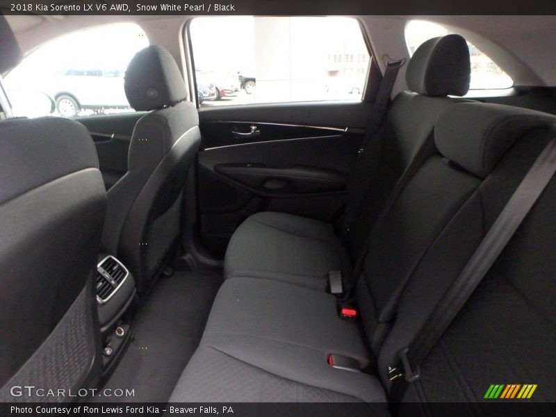 Snow White Pearl / Black 2018 Kia Sorento LX V6 AWD