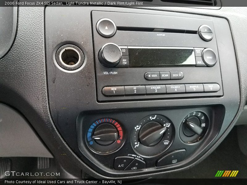 Light Tundra Metallic / Dark Flint/Light Flint 2006 Ford Focus ZX4 SES Sedan