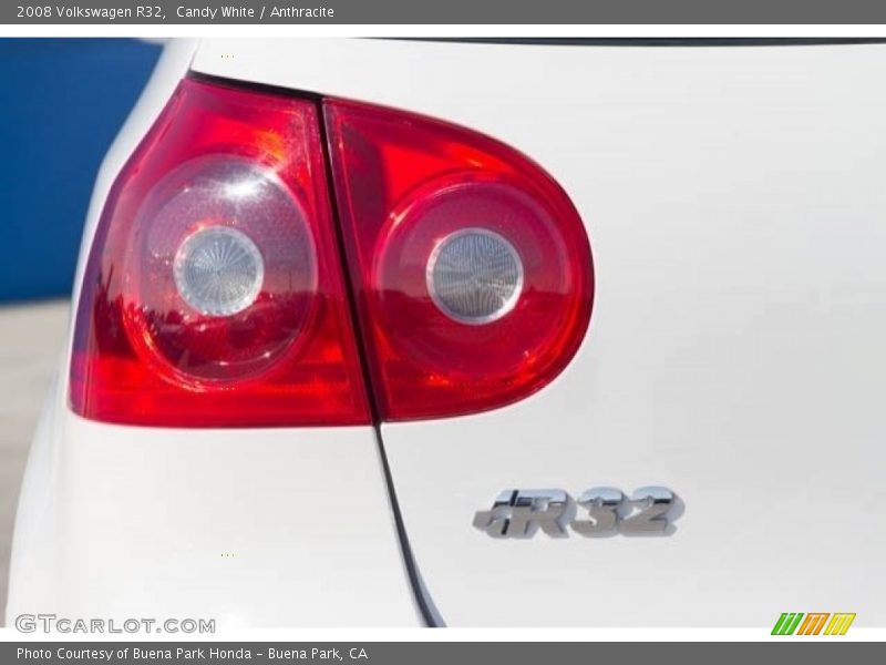 Candy White / Anthracite 2008 Volkswagen R32