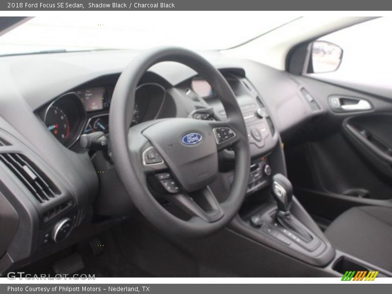 Shadow Black / Charcoal Black 2018 Ford Focus SE Sedan