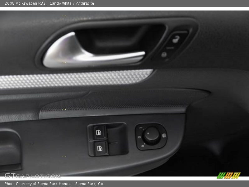 Candy White / Anthracite 2008 Volkswagen R32