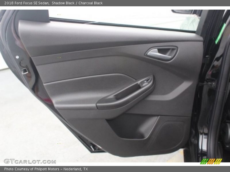 Shadow Black / Charcoal Black 2018 Ford Focus SE Sedan