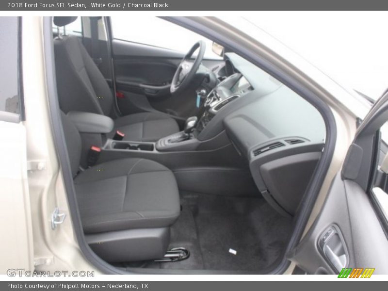 White Gold / Charcoal Black 2018 Ford Focus SEL Sedan