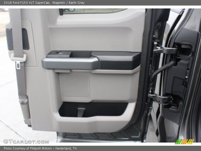 Magnetic / Earth Gray 2018 Ford F150 XLT SuperCab