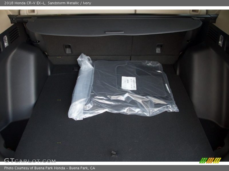Sandstorm Metallic / Ivory 2018 Honda CR-V EX-L