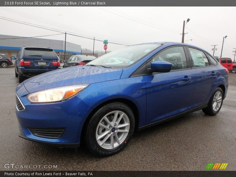 Lightning Blue / Charcoal Black 2018 Ford Focus SE Sedan