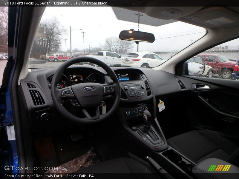 Lightning Blue / Charcoal Black 2018 Ford Focus SE Sedan