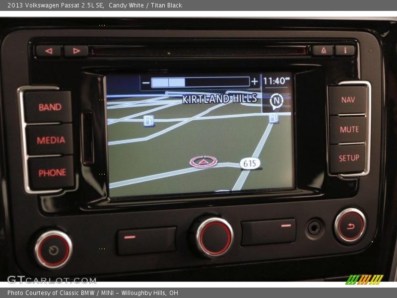 Candy White / Titan Black 2013 Volkswagen Passat 2.5L SE
