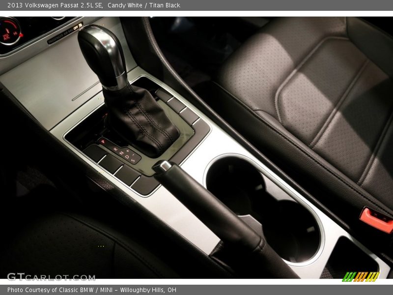 Candy White / Titan Black 2013 Volkswagen Passat 2.5L SE