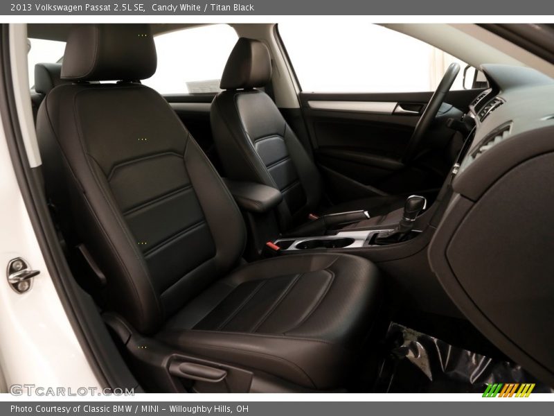 Candy White / Titan Black 2013 Volkswagen Passat 2.5L SE