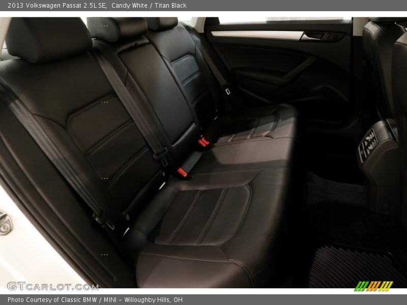 Candy White / Titan Black 2013 Volkswagen Passat 2.5L SE