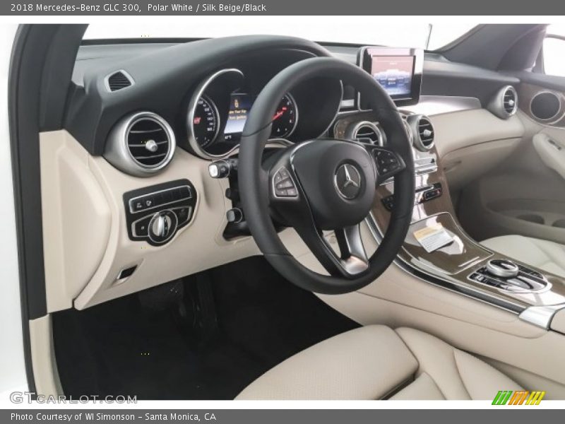 Polar White / Silk Beige/Black 2018 Mercedes-Benz GLC 300
