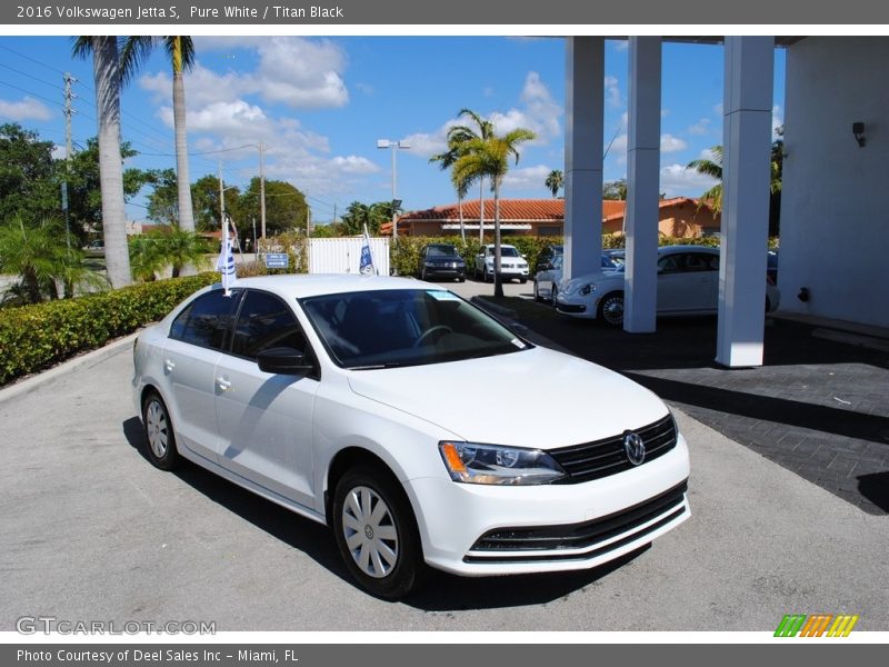 Pure White / Titan Black 2016 Volkswagen Jetta S